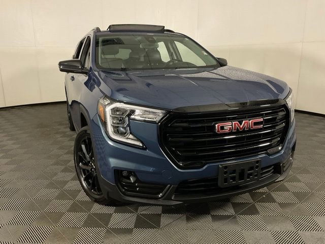 Used 2024 GMC Terrain SLT w/ Elevation Edition image 10