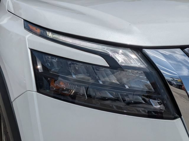Used 2025 Nissan Pathfinder SV FWD image 10