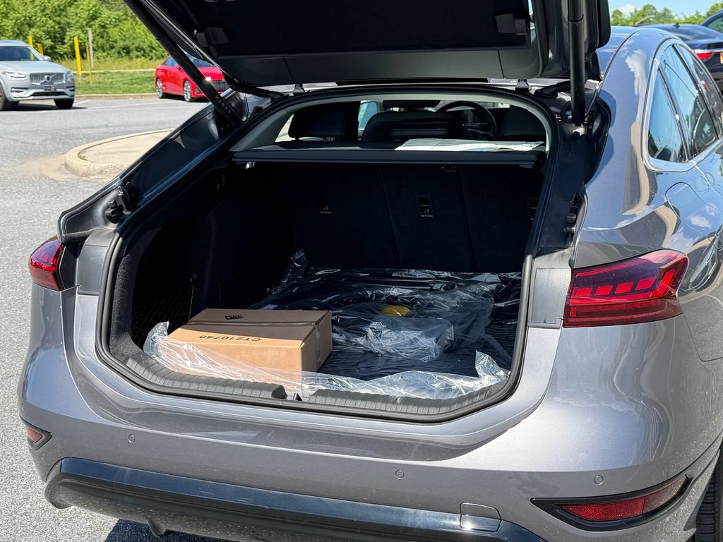 New 2025 Audi A6 e-tron Premium RWD image 12