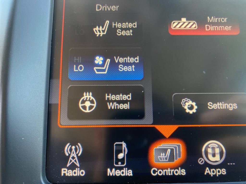 Used 2017 Jeep Cherokee Overland AWD/4WD image 29