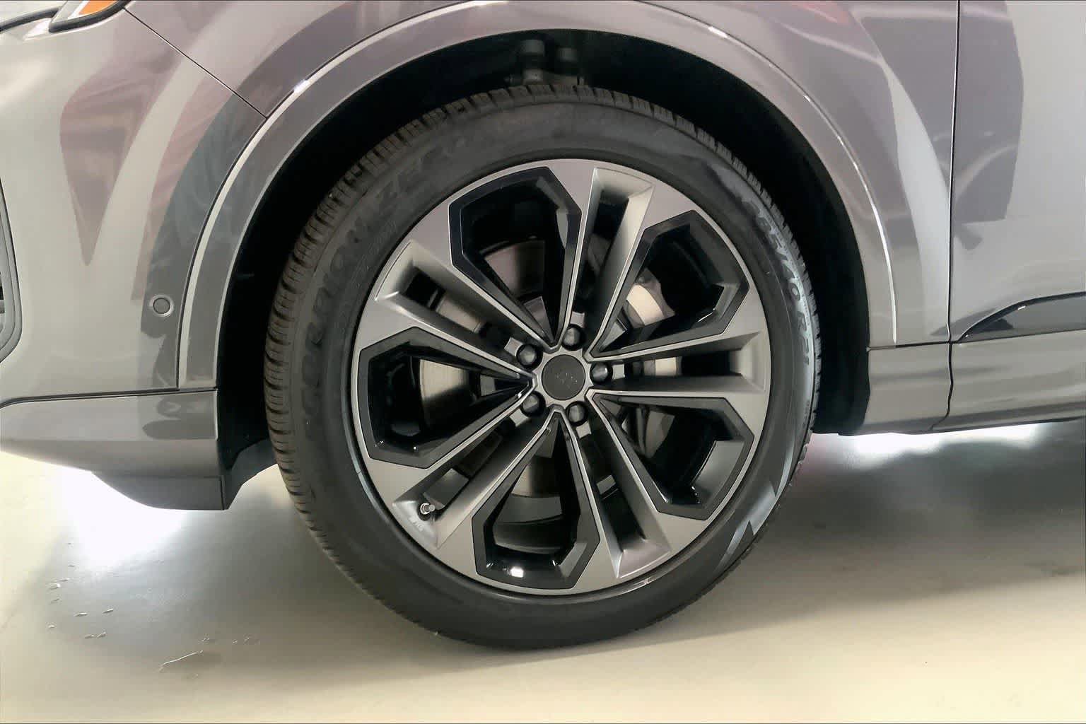 New 2026 Audi Q7 3.0T Premium Plus image 8