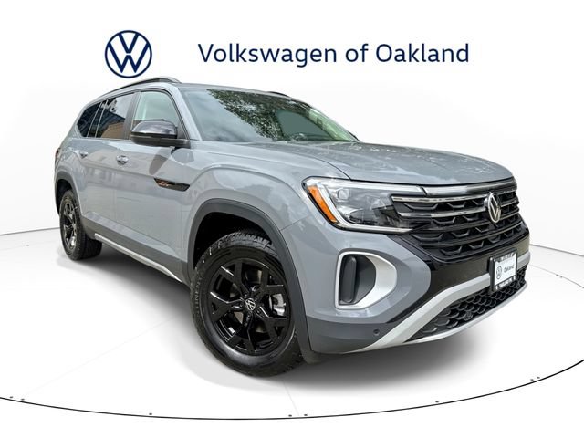New 2026 Volkswagen Atlas Peak Edition AWD/4WD image 1