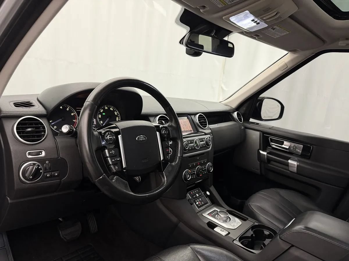 Used 2016 Land Rover LR4 HSE Silver Edition AWD/4WD image 8