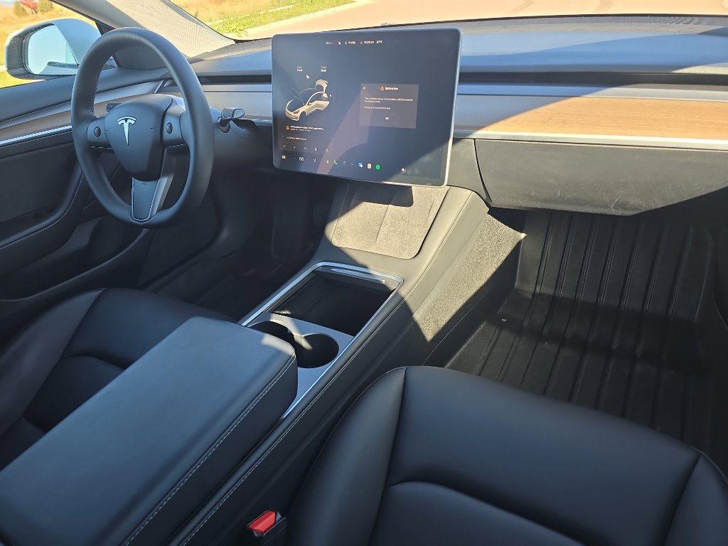 Used 2023 Tesla Model 3 Standard Range image 23