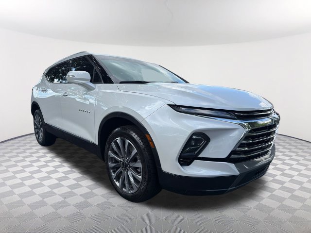 Used 2023 Chevrolet Blazer Premier w/ Enhanced Convenience Package FWD image 3