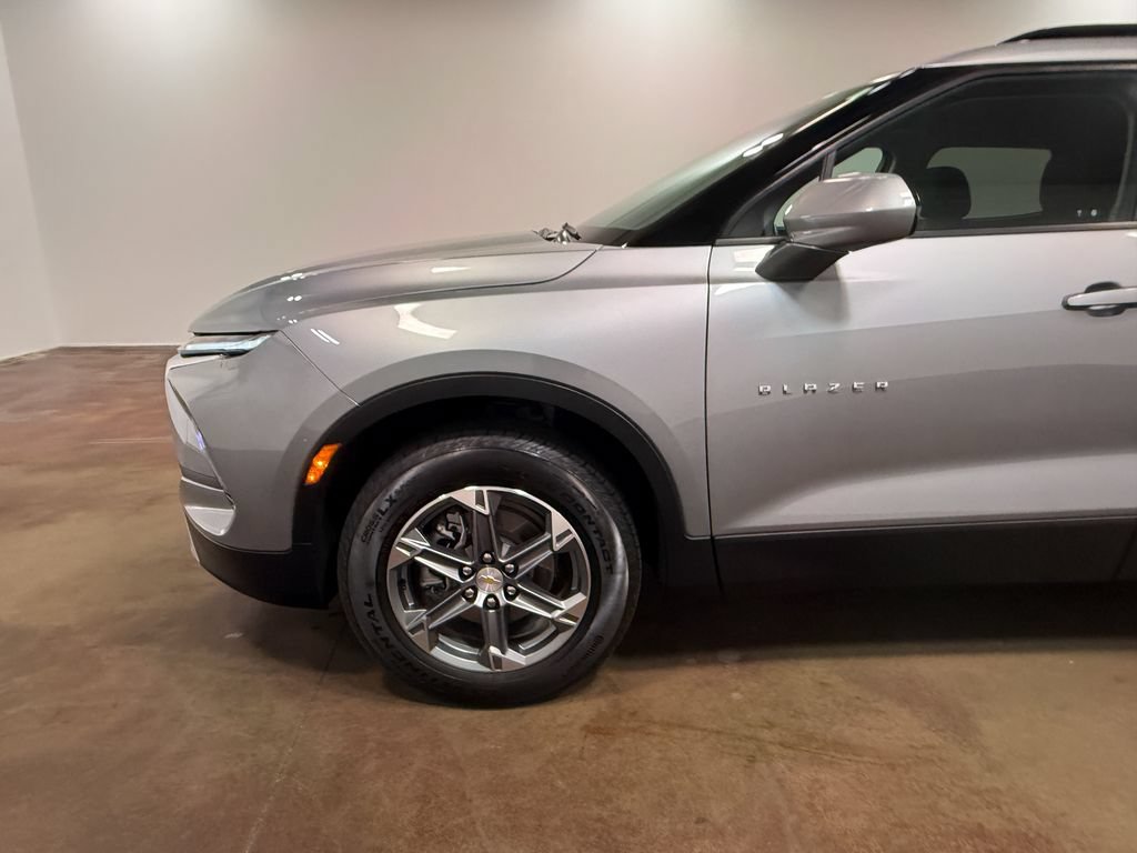 Used 2024 Chevrolet Blazer LT w/ Convenience Package FWD image 38