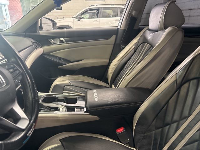 Used 2018 Honda Accord Touring image 4