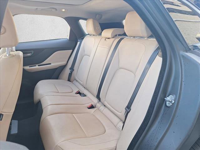 Used 2017 Jaguar F-PACE image 13