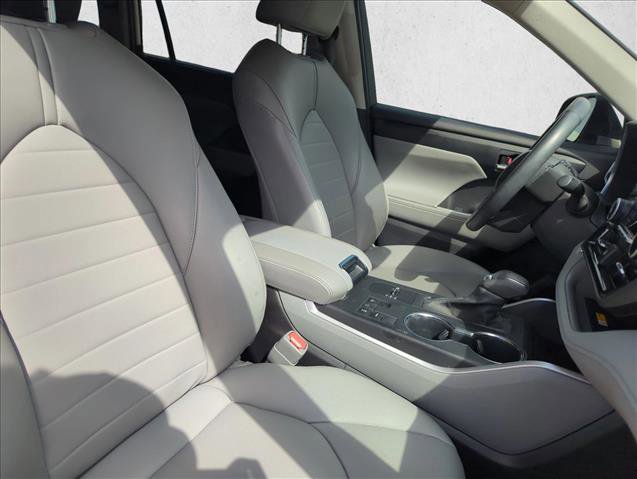 Used 2023 Toyota Highlander XLE image 22
