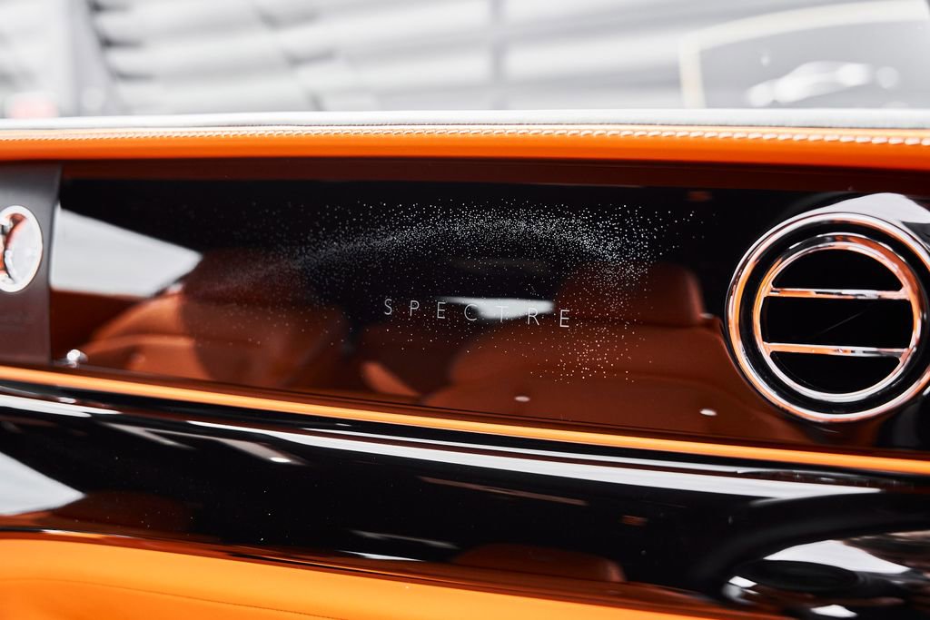 Used 2025 Rolls-Royce Spectre w/ Spectre Launch Package image 37