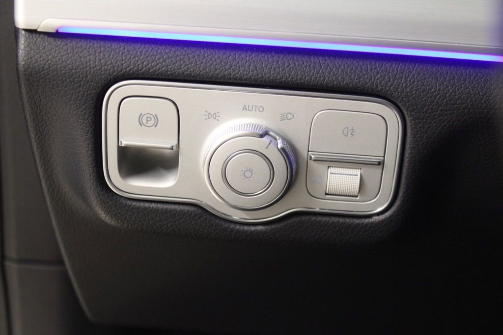 Used 2024 Mercedes-Benz GLS 450 4MATIC image 23