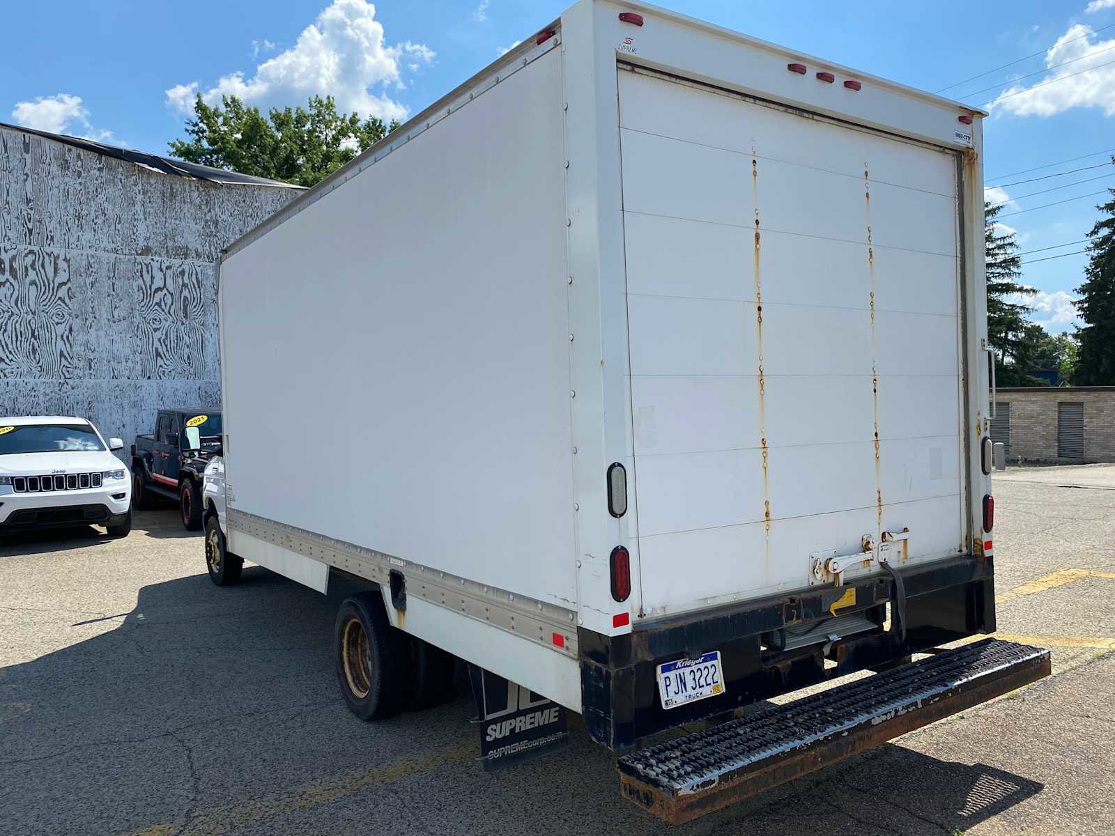 Used 2017 Ford E-450 and Econoline 450 Super Duty RWD image 4