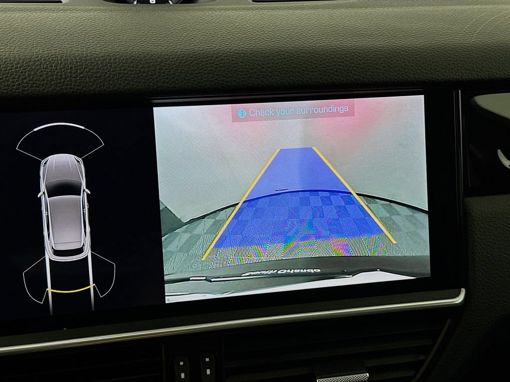 Certified 2020 Porsche Cayenne AWD/4WD image 17