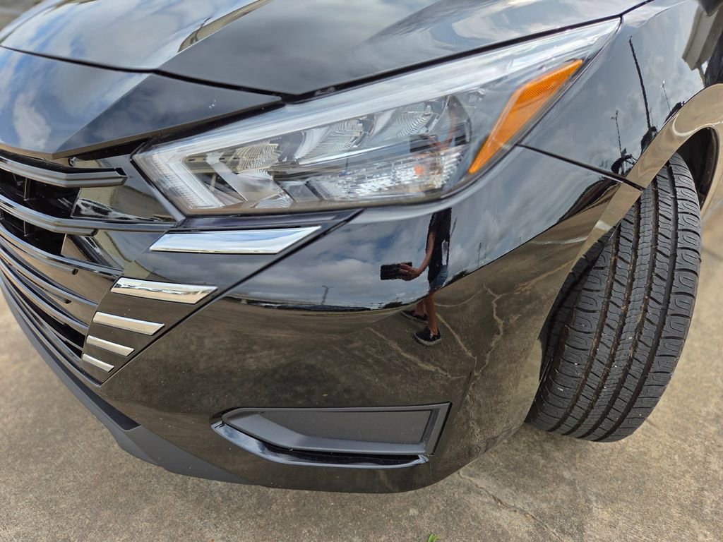 Used 2025 Nissan Versa S FWD image 30