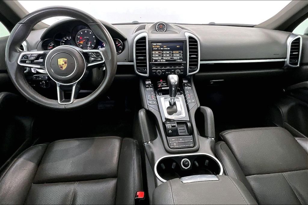 Used 2016 Porsche Cayenne image 18