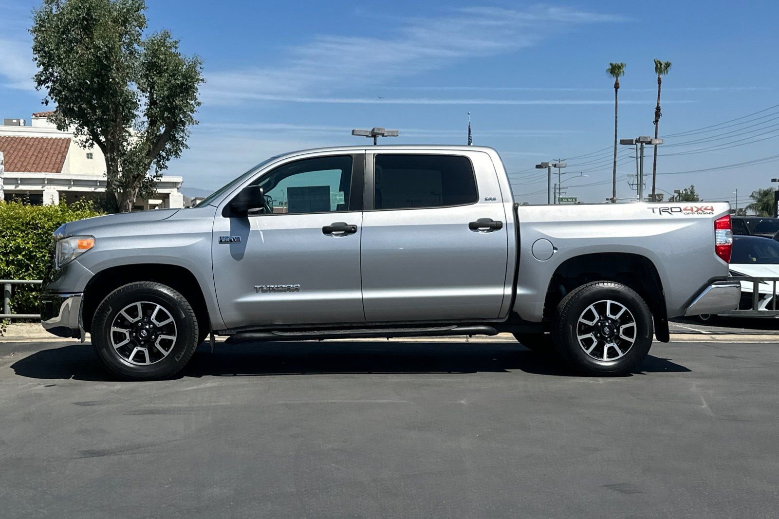 Used 2016 Toyota Tundra SR5 w/ TRD Off Road Package image 7