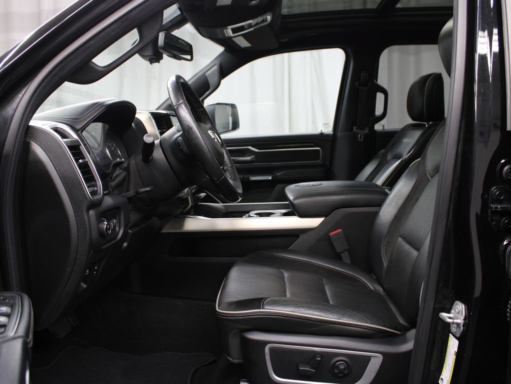 Used 2019 RAM 1500 Laramie AWD/4WD image 15