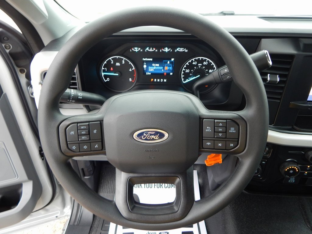 New 2025 Ford F250 4x4 Regular Cab Super Duty image 16