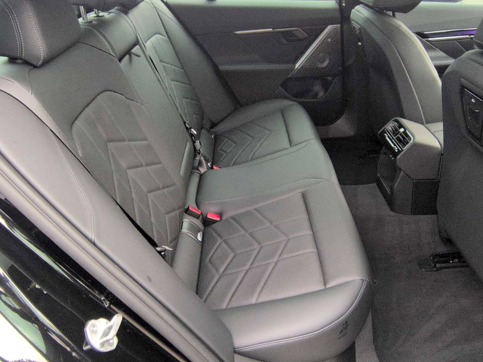 Used 2025 BMW i5 M60 w/ Premium Package image 21