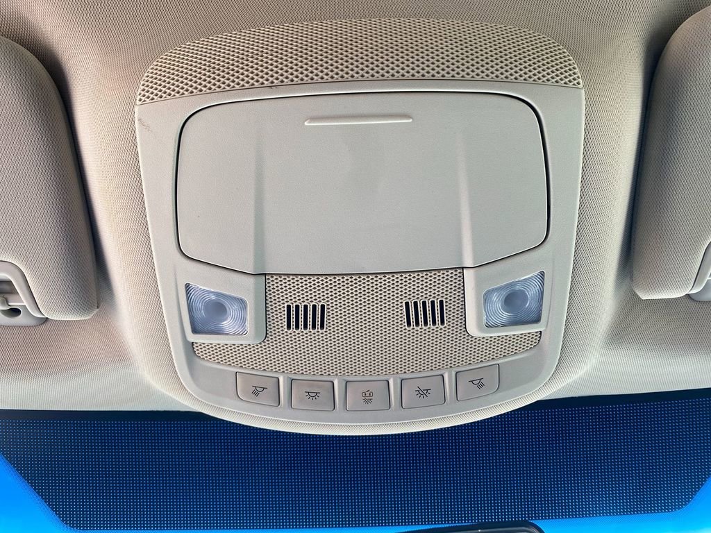 Used 2018 Ford Edge SE image 23