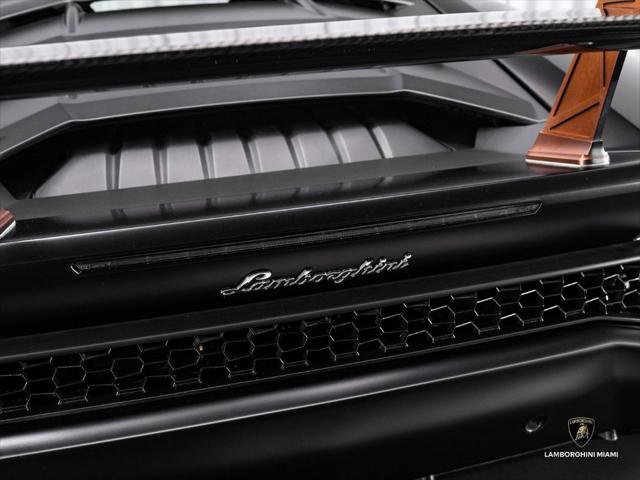 Used 2015 Lamborghini Huracan LP 610-4 AWD/4WD image 13