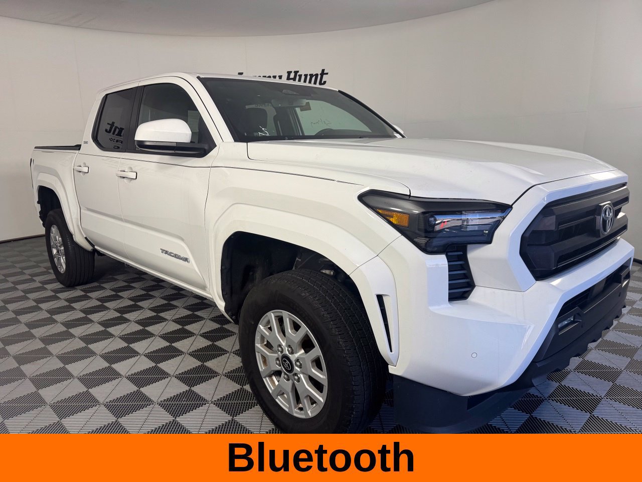 Used 2024 Toyota Tacoma SR5 AWD/4WD image 6