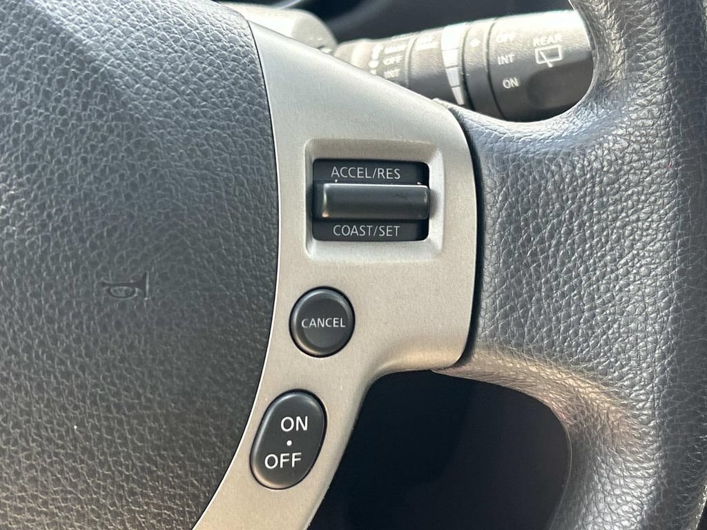 Used 2012 Nissan Rogue SV FWD image 28