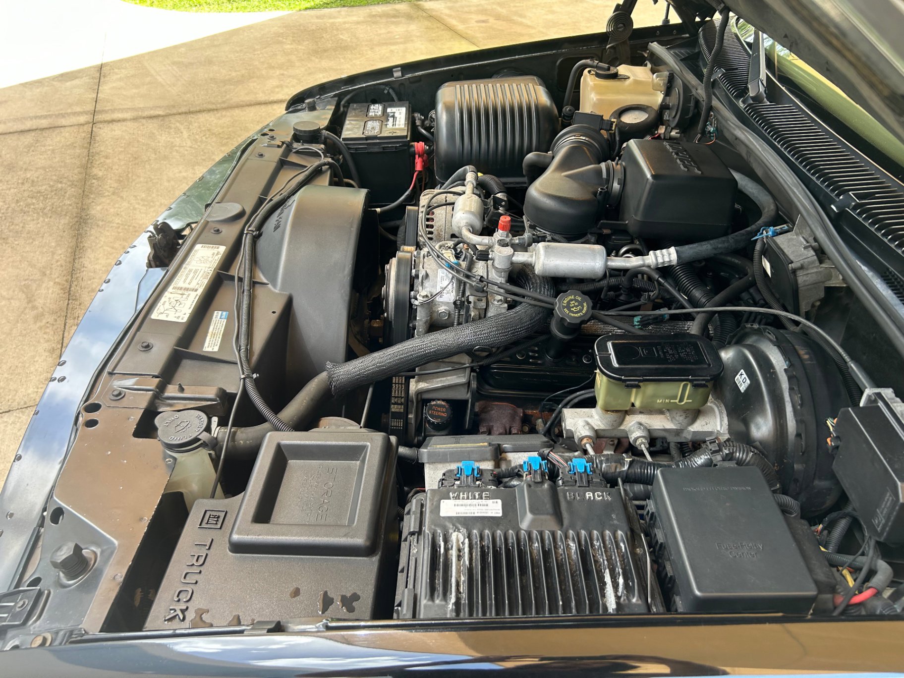 Used 1996 GMC Yukon SLE image 28