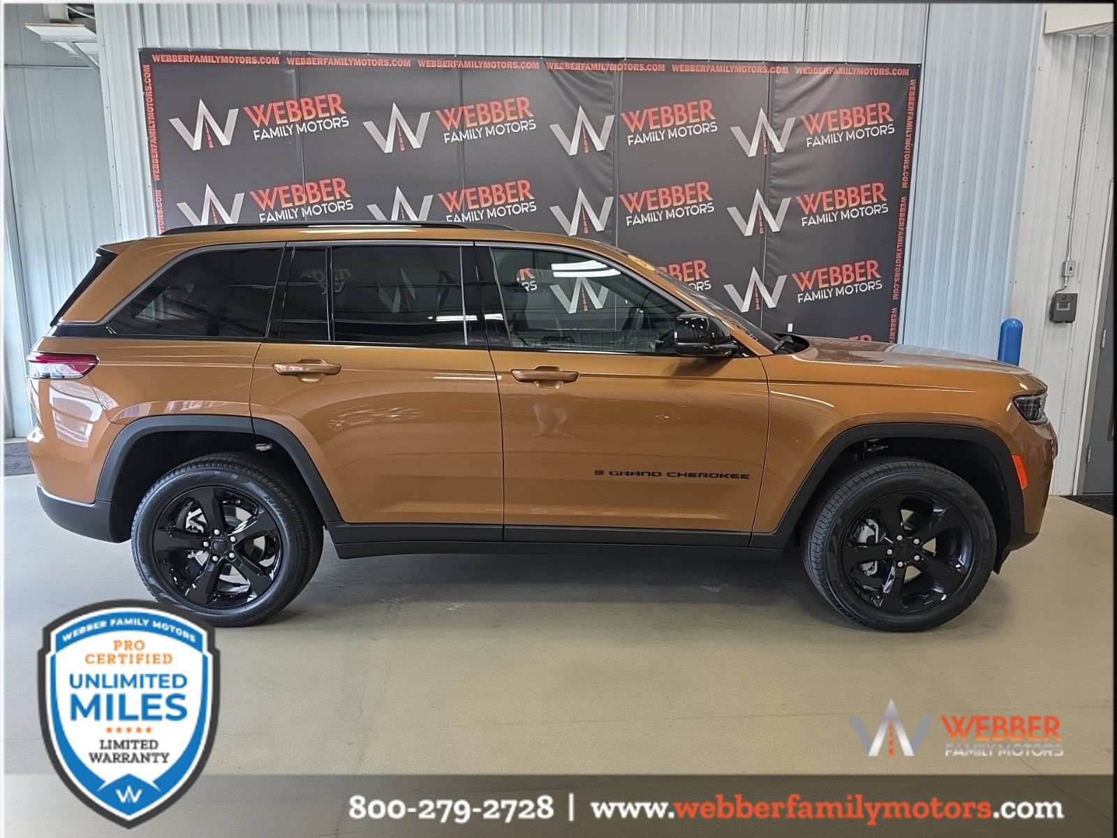 New 2026 Jeep Grand Cherokee Limited w/ Limited Altitude Package AWD/4WD image 3