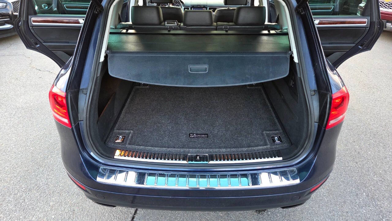 Used 2012 Volkswagen Touareg VR6 image 35