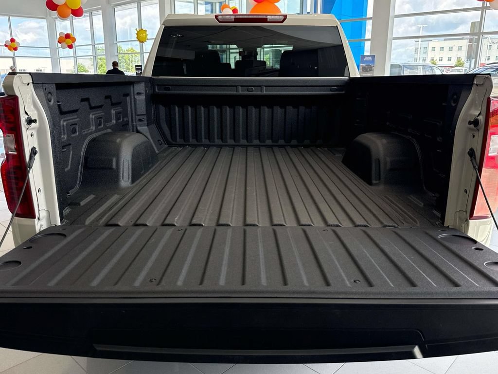 New 2026 Chevrolet Silverado 1500 Custom w/ LPO, Dark Essentials Package AWD/4WD image 11
