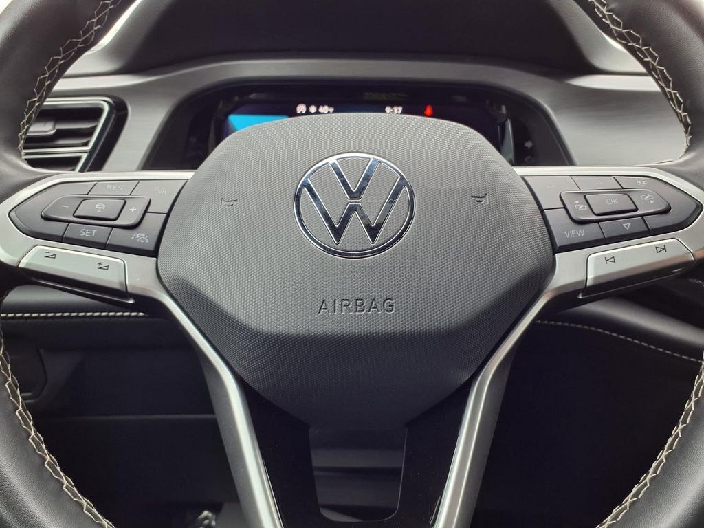 Used 2025 Volkswagen Atlas Cross Sport SE image 13