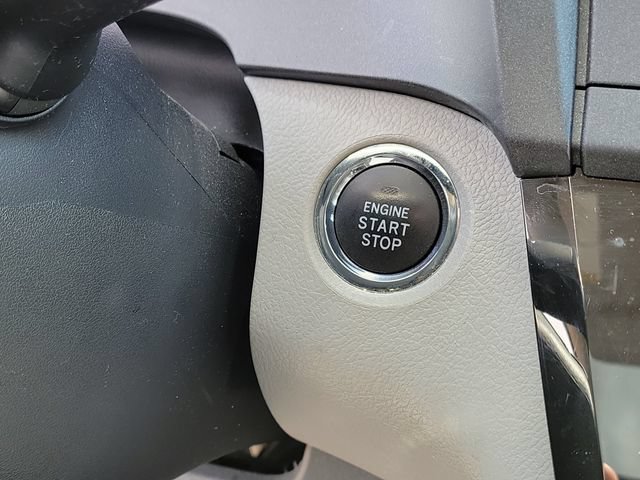 Used 2020 Toyota Sienna XLE w/ XLE Navigation Package FWD image 13