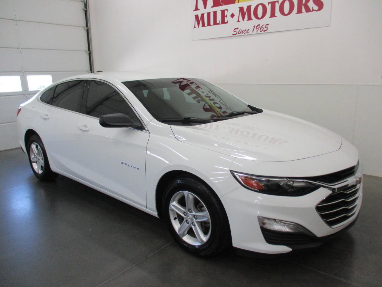 Used 2023 Chevrolet Malibu LS FWD image 1