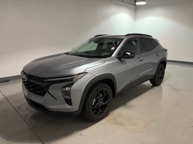 New 2026 Chevrolet Trax LT w/ Driver Confidence Package FWD image 2
