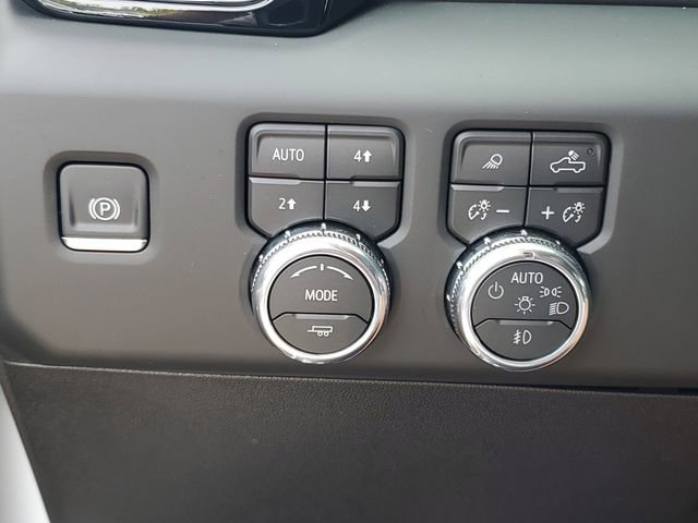 Used 2026 GMC Sierra 2500 AT4 image 21