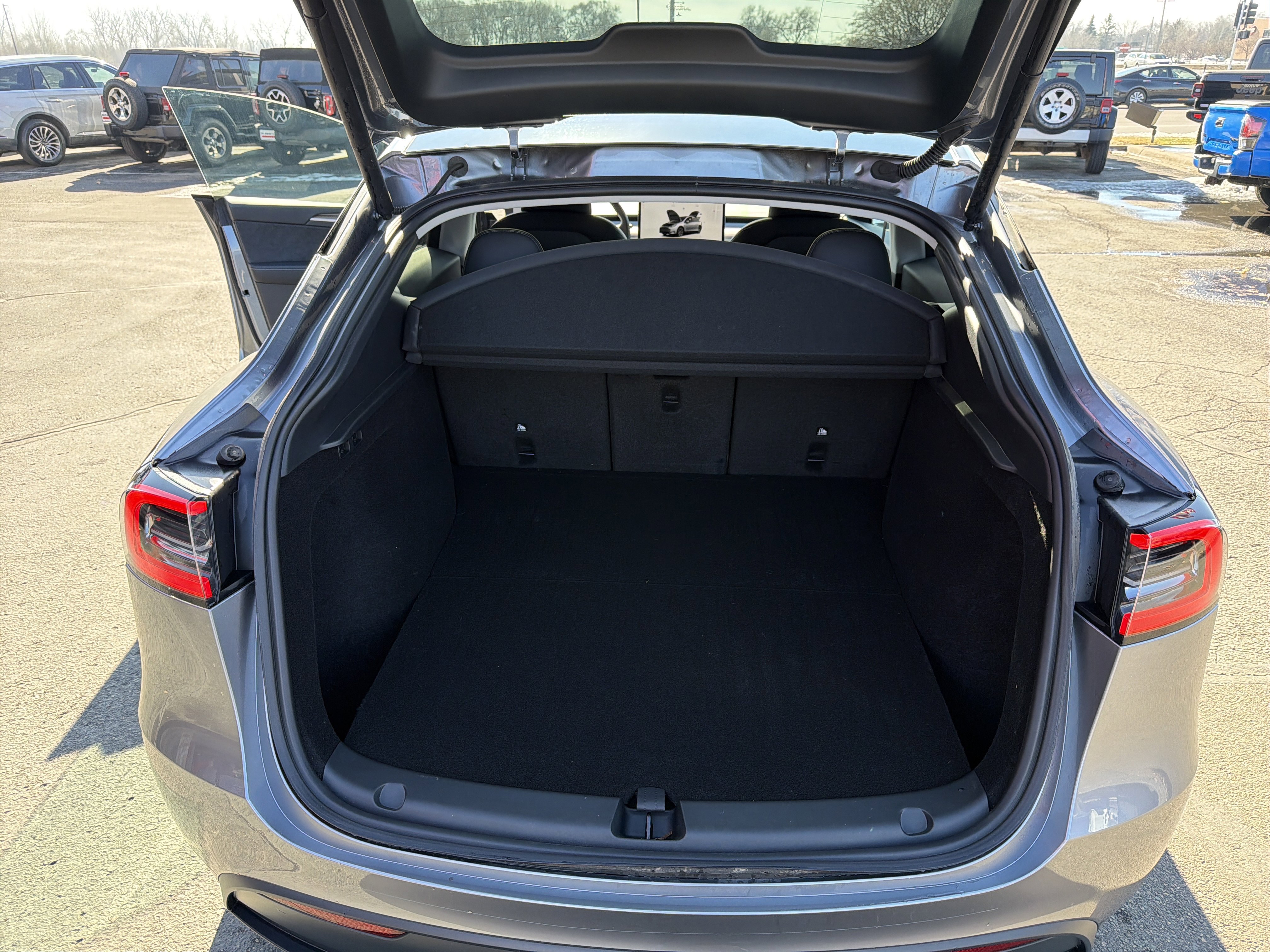 Used 2025 Tesla Model Y Long Range image 20