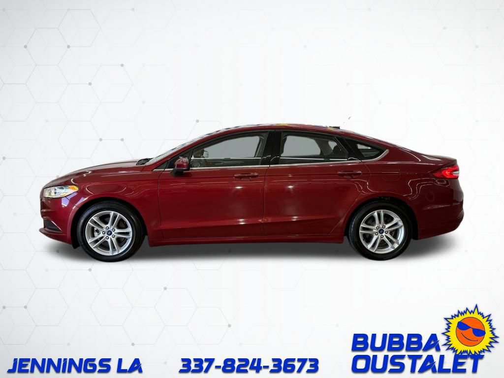 Used 2018 Ford Fusion SE w/ Fusion SE Technology Package image 3