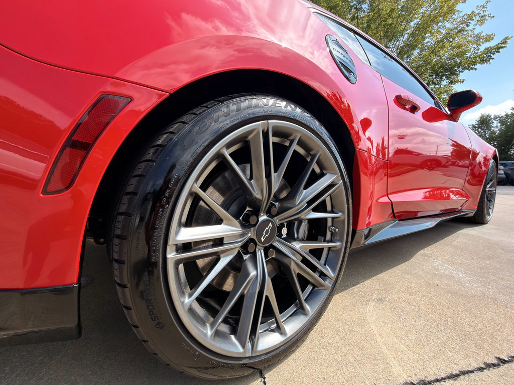 Used 2022 Chevrolet Camaro ZL1 RWD image 10