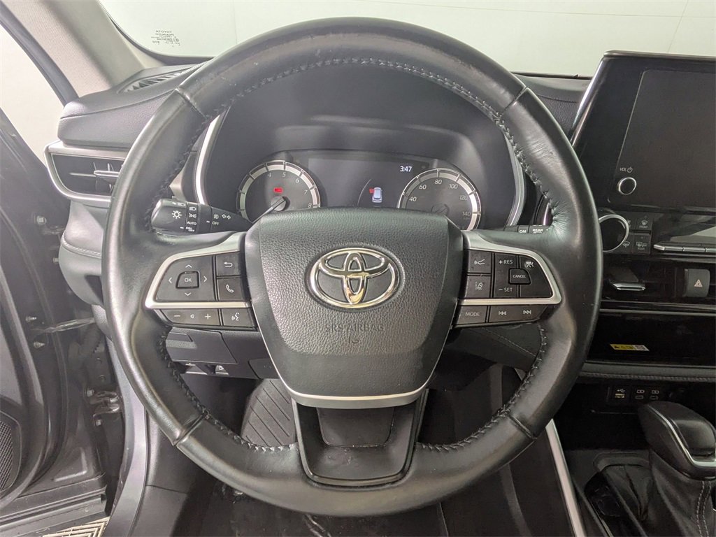 Used 2023 Toyota Highlander XLE image 17