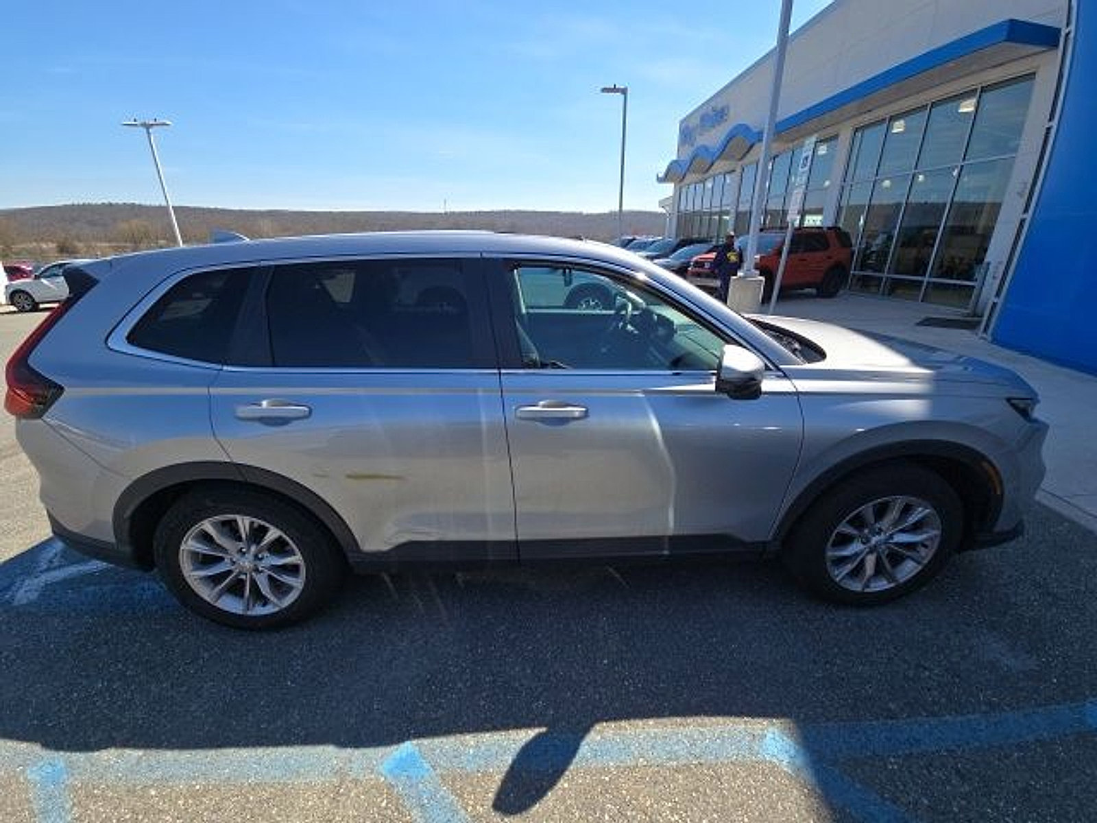 Used 2023 Honda CR-V EX image 4