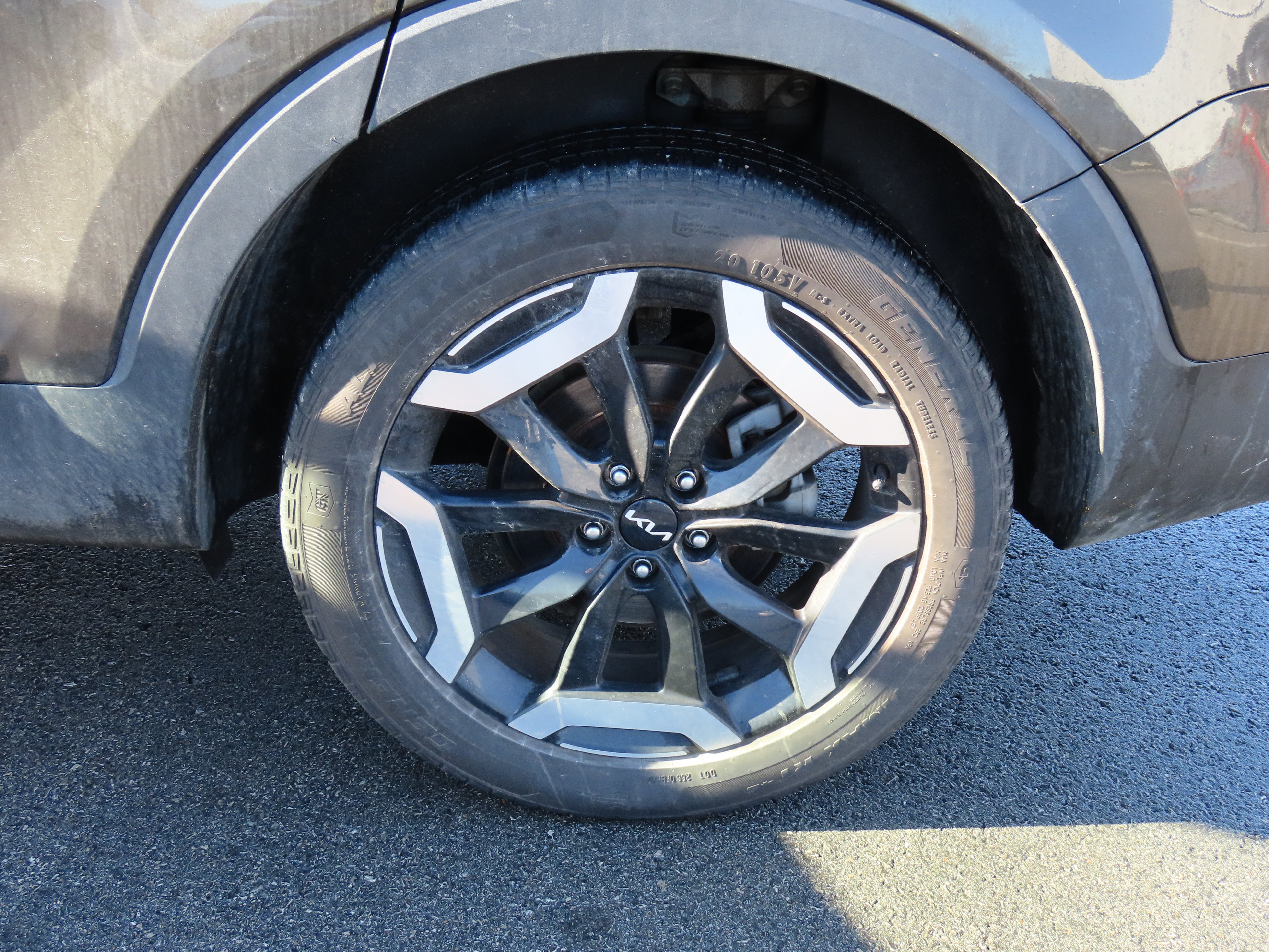 Used 2023 Kia Telluride EX w/ EX Captain's Chair Package image 39