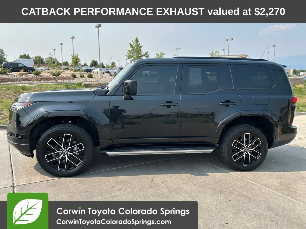 Used 2025 Lexus GX 550 w/ Accessory Package (2T) AWD/4WD image 5