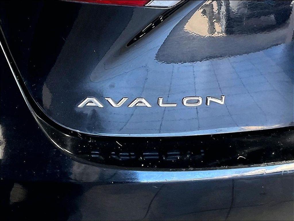 Used 2018 Toyota Avalon XLE FWD image 28