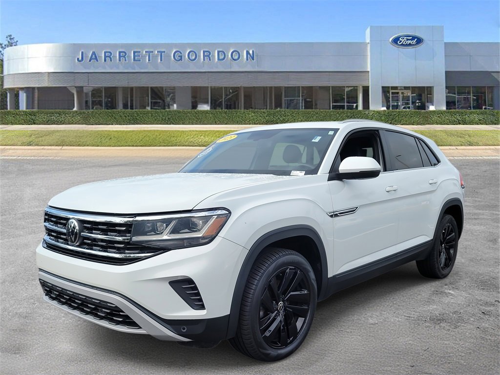 Used 2023 Volkswagen Atlas Cross Sport SE w/ Panoramic Sunroof Package image 2