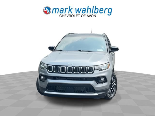 Used 2023 Jeep Compass Limited AWD/4WD image 3