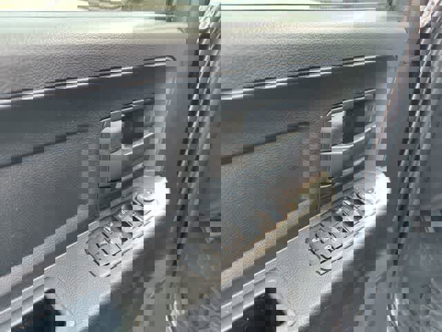 Used 2016 RAM 1500 Express AWD/4WD image 9