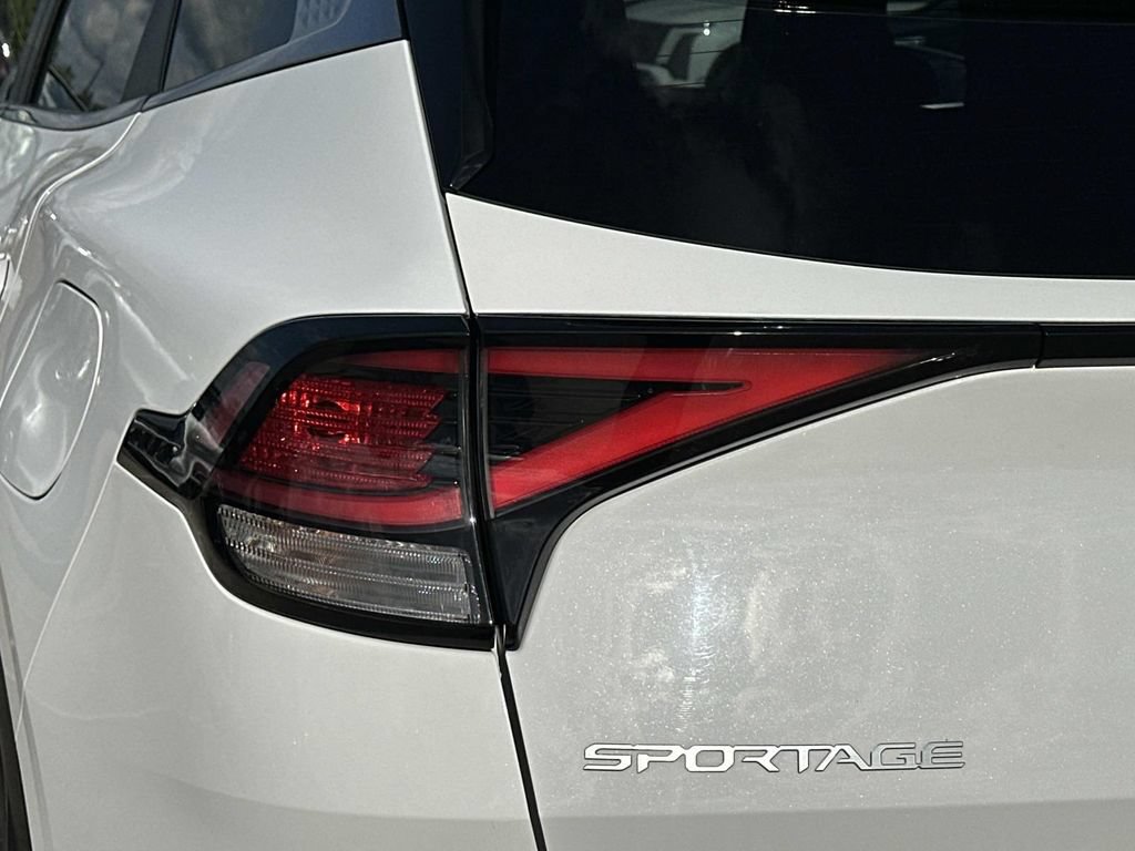 Used 2023 Kia Sportage EX AWD/4WD image 29