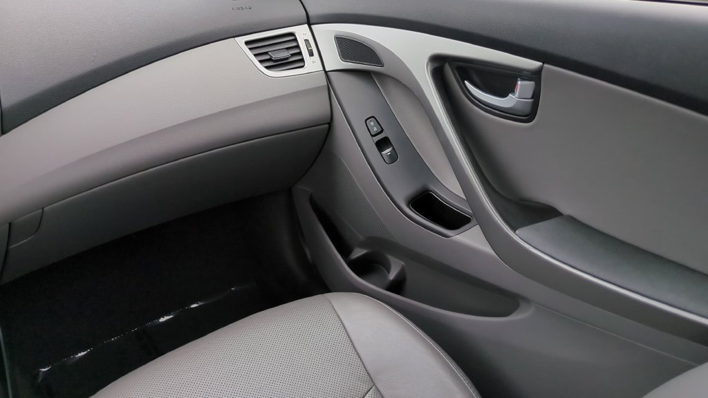 Used 2015 Hyundai Elantra Limited FWD image 12