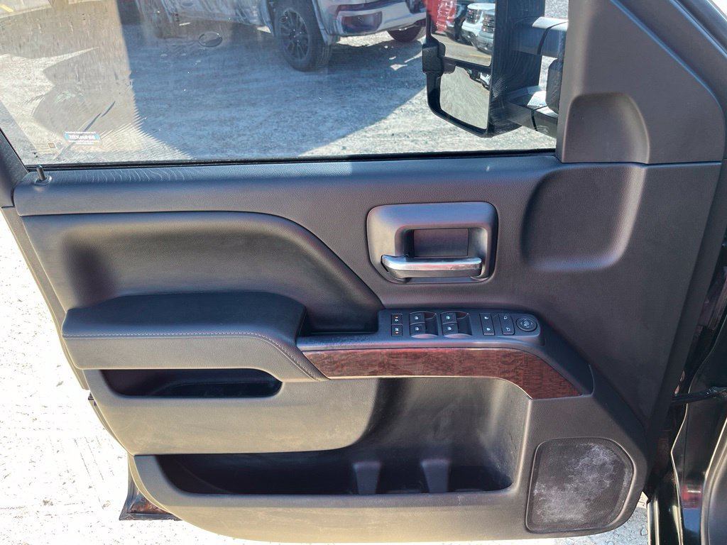 Used 2016 GMC Sierra 2500 SLE w/ SLE Preferred Package AWD/4WD image 16